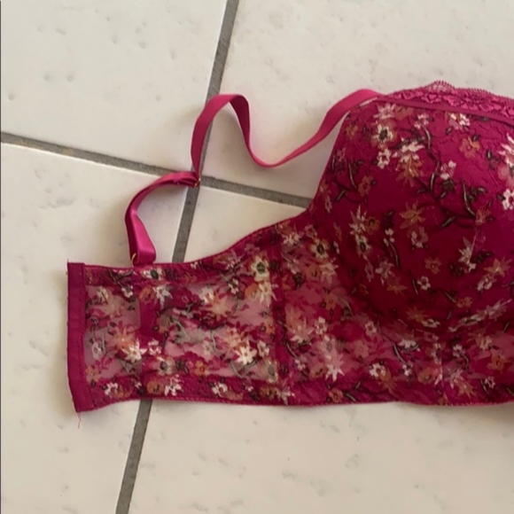 ♠️SOLD♠️Body Frosting's Pink Floral Bra 40C - Picture 2 of 7